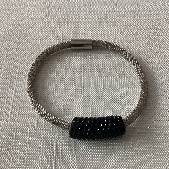 Mesh Silver Tone Bracelet - Picture 2 of 2